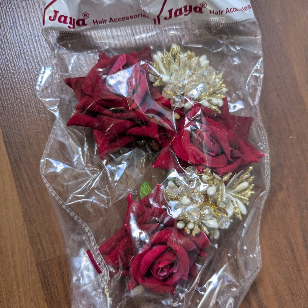 Brand New Beautiful Hair Accessory With Faux Red Roses